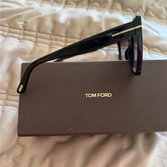 TOM FORD TF0944 CHANTALLE 01G Black Women's Sunglasses - Picture 7 of 8